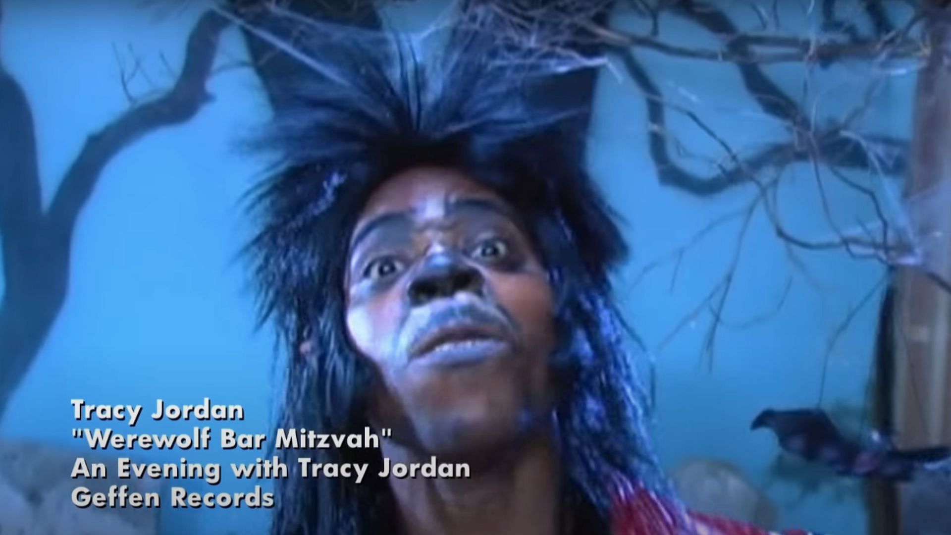 Tracy introduces his hit Halloween song (Image via YouTube/30 Rock Official)